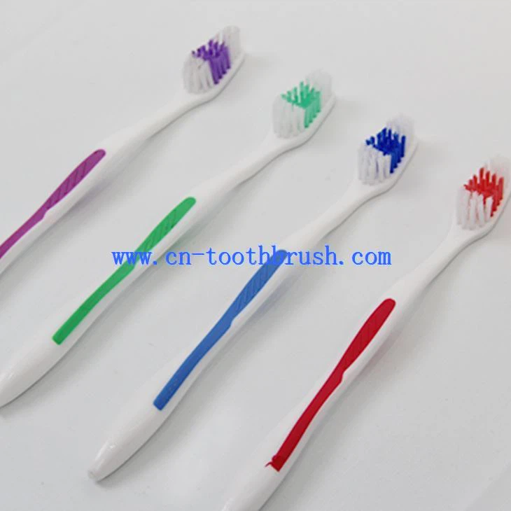 Escova de dentes de plástico reciclado para adultos